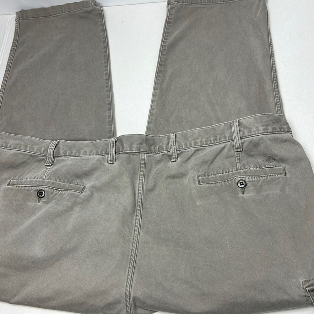 Dockers Men Cargo Khaki Pants Six Pocket Styling  Flat Zip Front Size 48x30